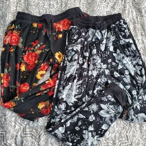 Set of two floral joggers